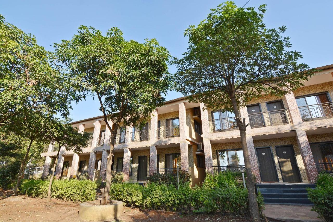 Oyo Midway Park Resort Atgaon Zewnętrze zdjęcie